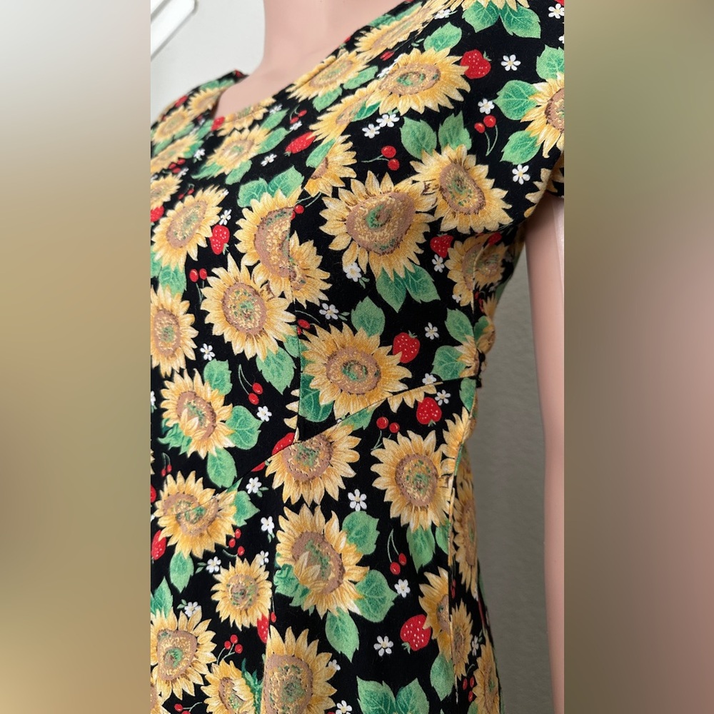 Sunflower Print Midi Dress - Black & Yellow - Picture 3 of 8